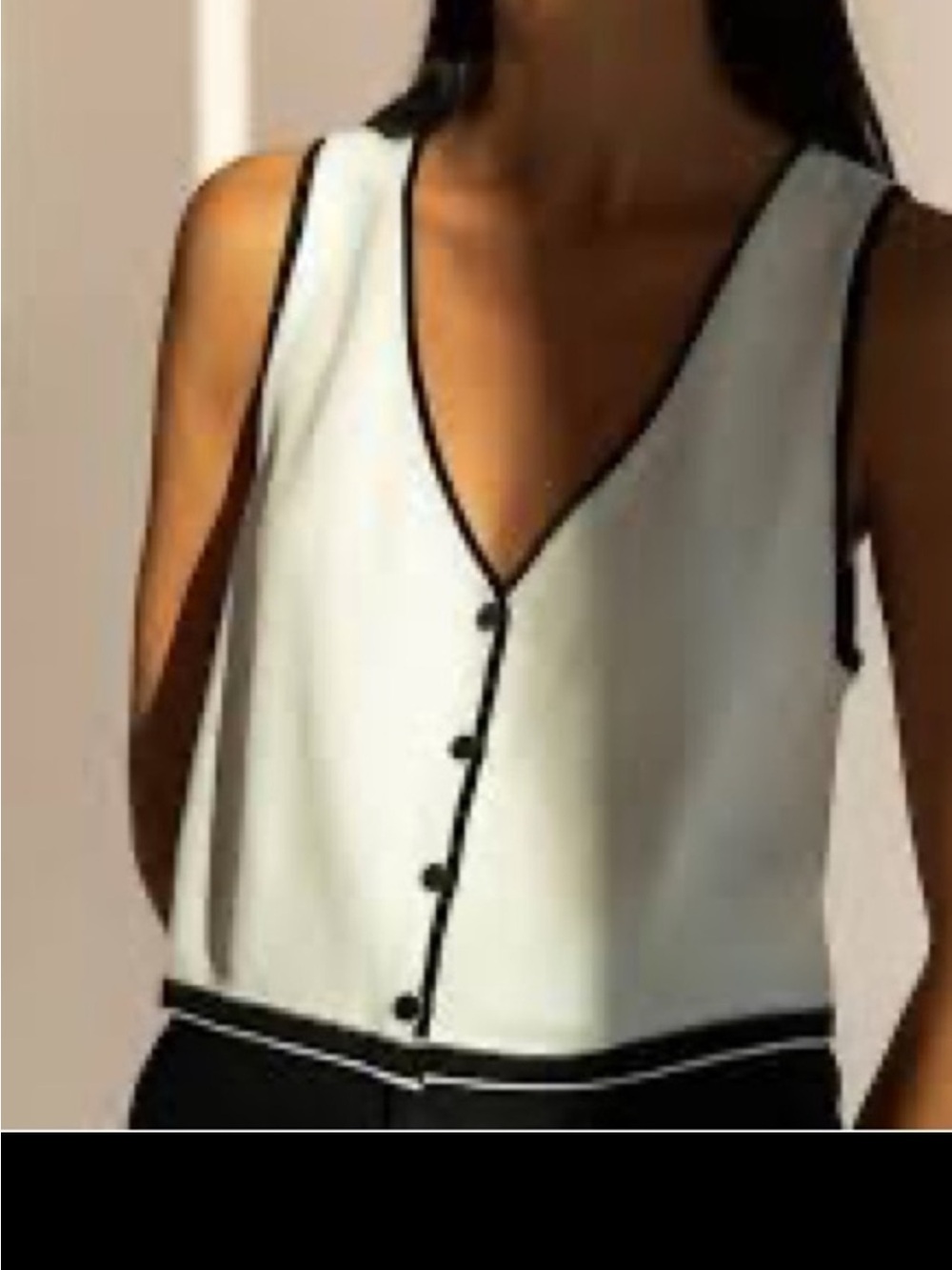 🌺5/$25🌺Oak & Fort-Deep V-Neck Cropped Tank with Black Buttons & Trim